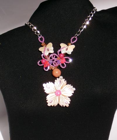 josephine's jewels - PINK BEAD SHELL NECKLACE